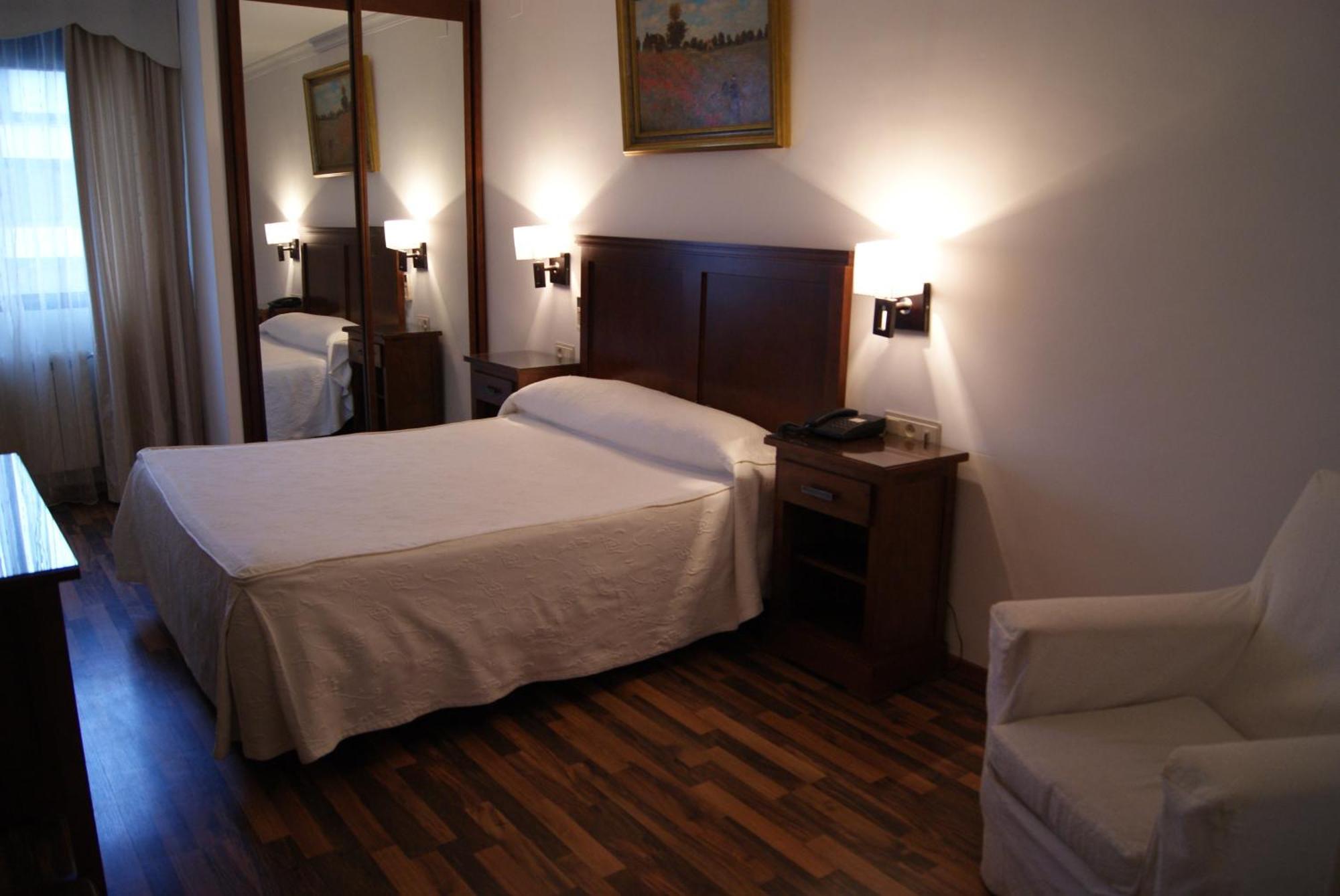 Hotel Mulhacen Гуадіс Номер фото